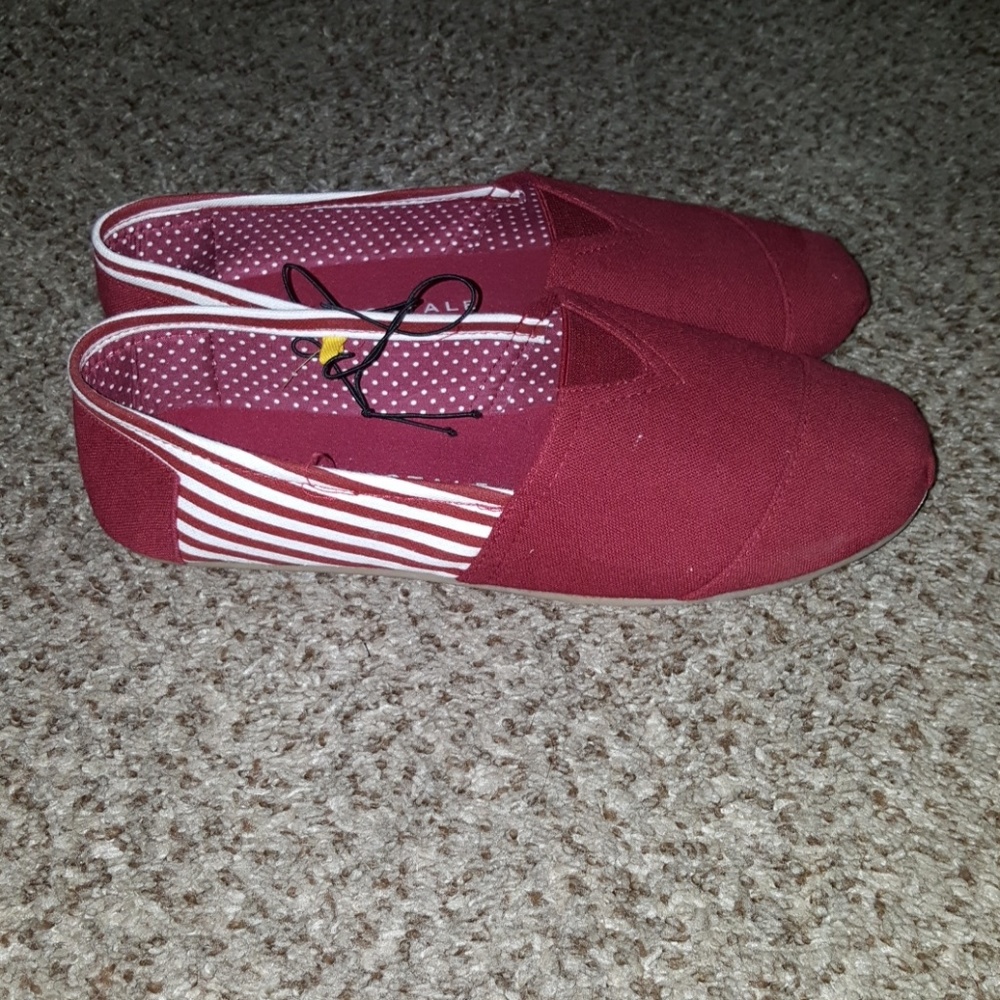 AEROPOSTALE FLATS. - Picture 3 of 5